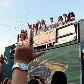 Campeã da Superliga, equipe festeja pelas ruas de Osasco