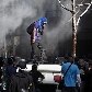 Estudantes e policiais entram em choque no Chile; cem mil saem às ruas de Santiago para protestar 