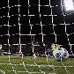Bola chutada por César González entra no gol na vitória da Venezuela sobre o Eqaudor por 1 a 0 Bola chutada por César González entra no gol na vitória da Venezuela sobre o Eqaudor por 1 a 0
