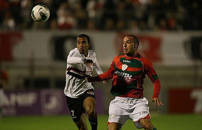 São Paulo perde para a Portuguesa por 1 a 0 e se afunda em crise