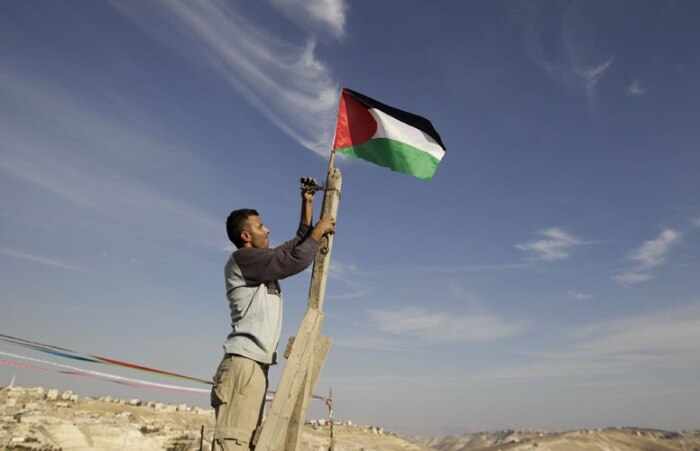 Família e vizinhos se preparam para a volta do soldado palestino Ibtisam Issawi, em Jerusalém