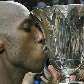 Chauncey Billups beija o troféu após a final do Mundial, em Istambul Chauncey Billups beija o troféu após a final do Mundial, em Istambul