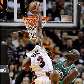 Dwyane Wade enterra sobre Kevin Garnett na vitória do Miami Heat por 101 a 92 em cima do Celtics Dwyane Wade enterra sobre Kevin Garnett na vitória do Miami Heat por 101 a 92 em cima do Celtics
