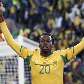 O sul-africano Khumalo comemora seu gol, o primeiro feito contra a França