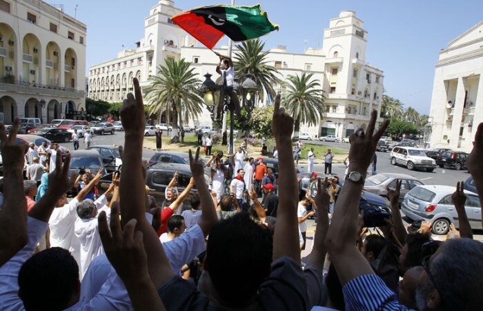 Rebeldes mobilizam forças especiais para caçar Kadafi