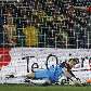 Defesa do goleiro Casillas, após pênalti batido por Cardozo, do Paraguai