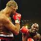Valuev se esquiva de golpe de Holyfield