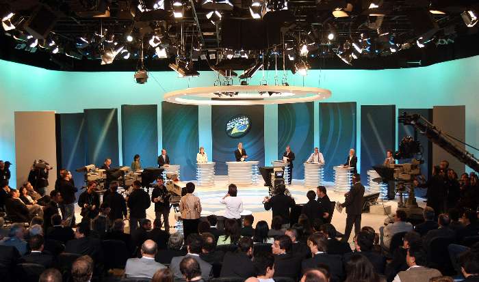 Os oito principais candidatos à Prefeitura de SP participam neste domingo, 28, do 3º debate de TV