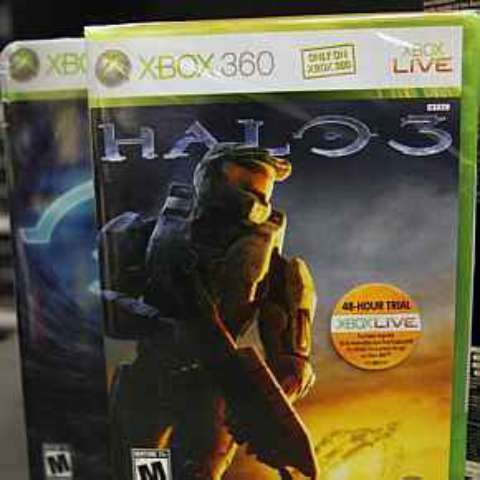 Embalagem do recém-lançado jogo Halo 3 arranha o disco e Microsoft anuncia recall. 26/9/2007