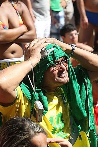 Torcedores cariocas se reunem para assistir final olímpica; Brasil fica com a medalha de prata
