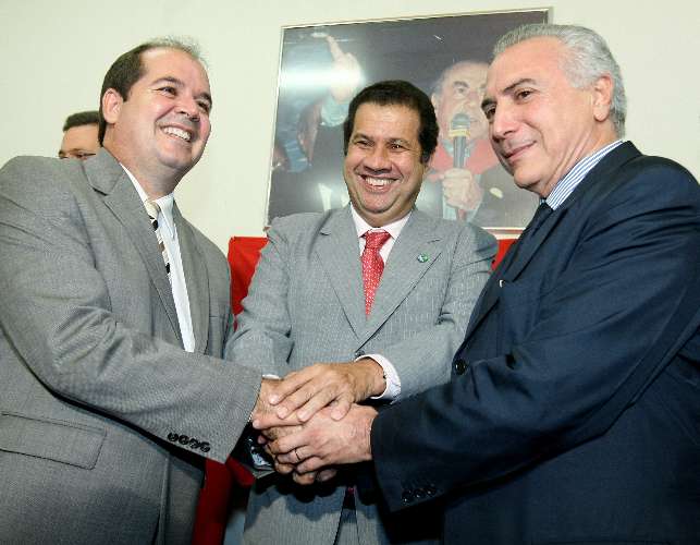 O ministro do Trabalho e presidente afastado do PDT, Carlos Lupi, durante formalização do apoio