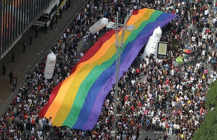 16ª Parada do Orgulho LGBT acontece em SP