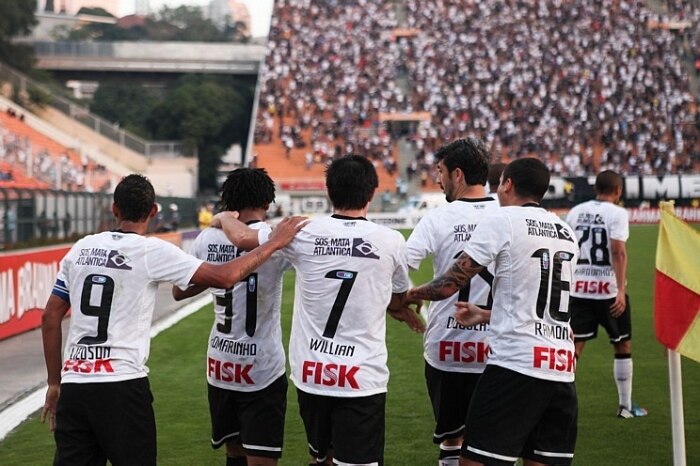 Corinthians vence Palmeiras de virada por 2 a 1 no Brasileirão, com show de Romarinho