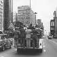 Pela Av. Paulista, pequeno cortejo acompanhou o enterro de Vicente Feola Pela Av. Paulista, pequeno cortejo acompanhou o enterro de Vicente Feola