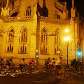 Ciclistas passam em frente a Catedral da Sé, região central da capital paulista