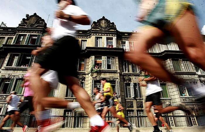 Corredores no Minhocão durante a São Silvestre 2009