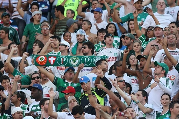 Corinthians vence Palmeiras de virada por 2 a 1 no Brasileirão, com show de Romarinho
