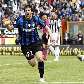 Diego Milito comemora o gol do pentacampeonato italiano da Inter