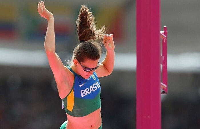 Fabiana Murer erra e decepciona no salto com vara