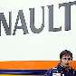 Nelsinho Piquet caminha pelo paddock ao lado do motorhome da Renault
