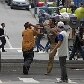 Fotógrafo flagra cenas de pancadaria em SP Fotógrafo flagra cenas de pancadaria em SP