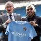 Argentino Carlitos Tevez é apresentado oficialmente no Manchester City Argentino Carlitos Tevez é apresentado oficialmente no Manchester City