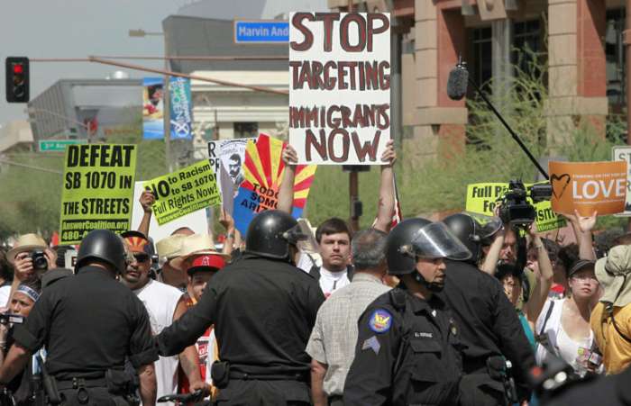 Estima-se que 460 mil dos 11 milhões dos imigrantes ilegais dos EUA vivam no Arizona