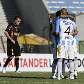 Jogadores do Cerro (URU) comemoram o gol na vitória por 2 a 0 sobre o D. Quito, na Libertadores Jogadores do Cerro (URU) comemoram o gol na vitória por 2 a 0 sobre o D. Quito, na Libertadores