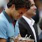 Federer se emociona após receber troféu em Roland Garros Federer se emociona após receber troféu em Roland Garros