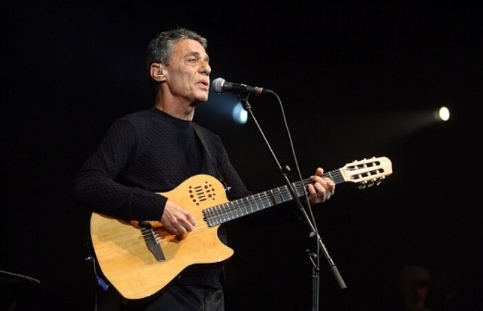 Chico Buarque completa 68 ano