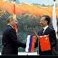 Rússia e China se reaproximam e selam acordos comerciais