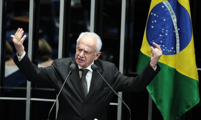 O senador Pedro Simon fez o seu discurso com o plenário do Senado vazio
