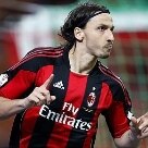 Esportes - Ibrahimovic marcou o primeiro gol da equipe de Milão no empate por 2 a 2 com o Palermo na Copa da Itália - Foto: Antonio Calanni /AP