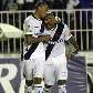 Amaral comemora seu gol com Titi em Vasco 4 x 1 Vila Nova no Rio