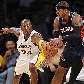 Kobe Bryant, dos Lakers, tenta roubar a bola de Josh Smith, dos Hawks Kobe Bryant, dos Lakers, tenta roubar a bola de Josh Smith, dos Hawks