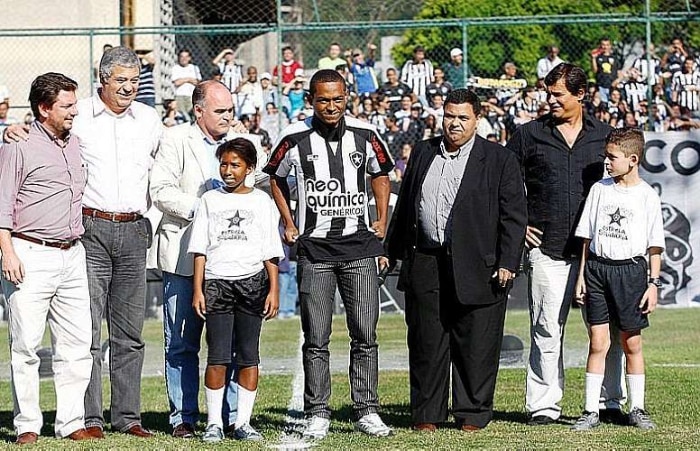 Grêmio Barueri acerta com Jobson, cujo bom futebol tem sido ofuscado por polêmicas extra-campo