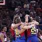 Jogadores do Barcelona o título da Euroliga de basquete após vitória sobre o Olympiakos por 86 a 68