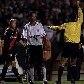 Cartões vermelhos prejudicam os clubes nos jogos decisivos, relembre alguns casos Cartões vermelhos prejudicam os clubes nos jogos decisivos, relembre alguns casos