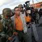 Polícia leva cinegrafista após censura baixada pelo governo interino de Micheletti em Honduras