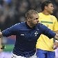 O atacante Benzema, da França, comemora o gol que garantiu o 1 a 0 sobre o Brasil, em amistoso O atacante Benzema, da França, comemora o gol que garantiu o 1 a 0 sobre o Brasil, em amistoso