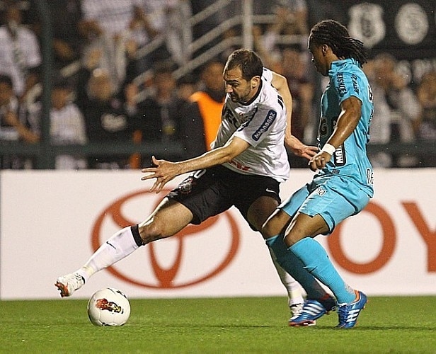 Corinthians e Santos fazem jogo da vida pela Libertadores 2012