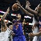 NBA: Carmelo Anthony, do New York Knicks, encara a marcação para arremessar contra o Boston Celtics NBA: Carmelo Anthony, do New York Knicks, encara a marcação para arremessar contra o Boston Celtics