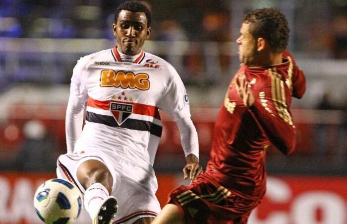Em erro da diretoria, o São Paulo perdeu seus principais zagueiros: Miranda e Alex Silva