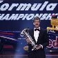 Vettel recebe truféu pelo título da Fórmula 1