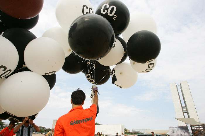 Greenpeace protesta contra o aquecimento global