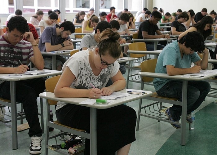 Candidatos disputam quase 11 mil vagas na Fuvest