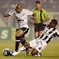 Roberto Carlos sofre marcação de Oziel no empate entre Corinthians e Ceará por 0 a 0 pelo Brasileiro