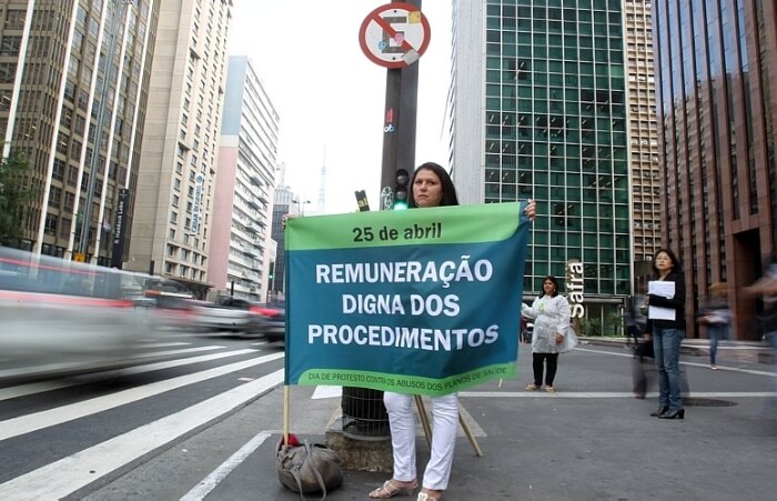 Médicos fazem manifestação em São Paulo
