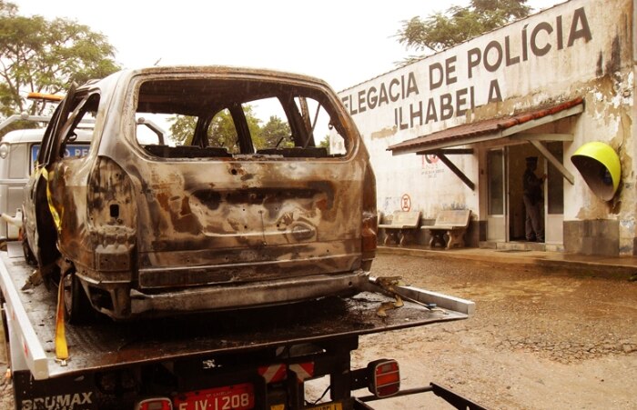 Bandidos promovem arrastão e roubam R$ 226 mil em Ilhabela