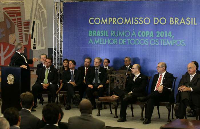 Presidente Lula na cerimônia de medida provisória paras cidades-sede da Copa 2014 e Olimpíadas 2016